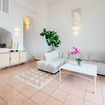 Kastro Hotel 3*