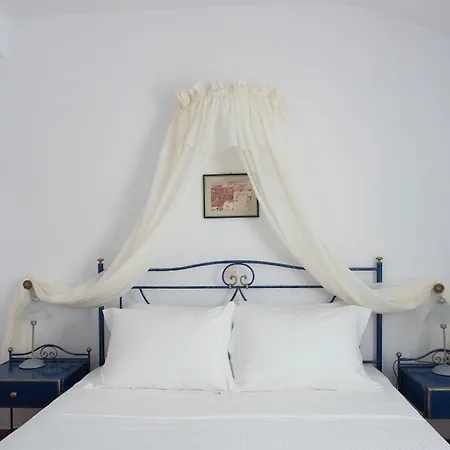 Kastro Hotel 3*