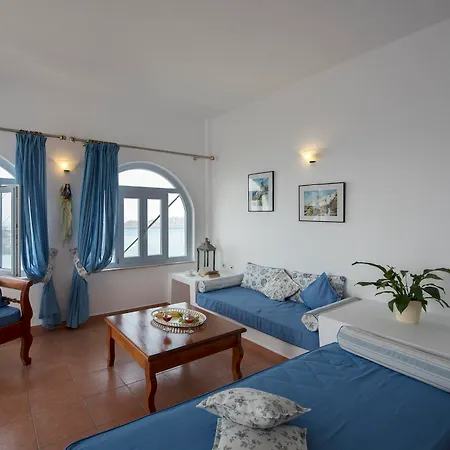 Kastro Hotel 3*