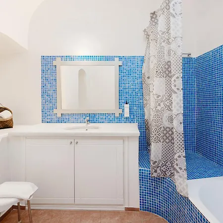 Kastro Hotel Fira (Santorini)