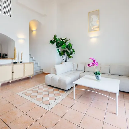 Kastro Отель 3*