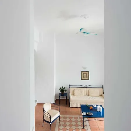 Kastro 3*