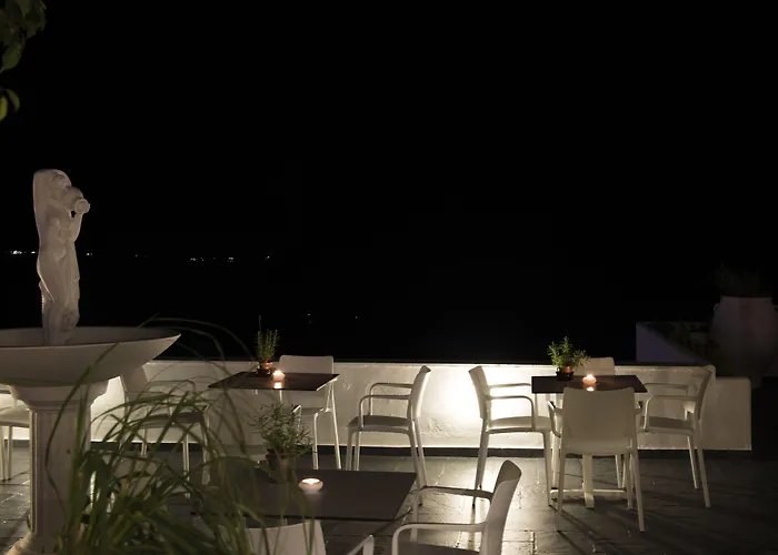 卡斯特罗套房 酒店 3*