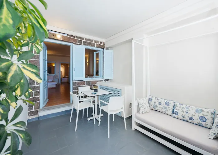 Kastro Hotel Fira (Santorini)